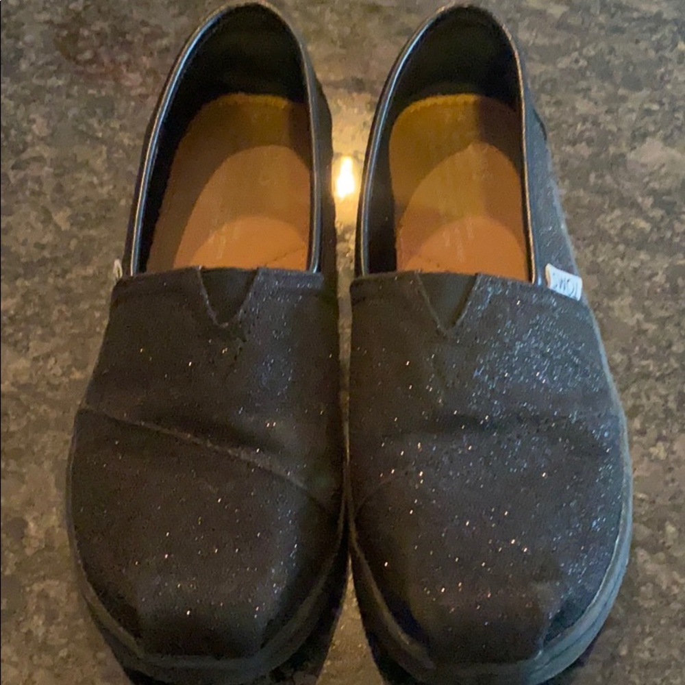 TOMS girl shoes